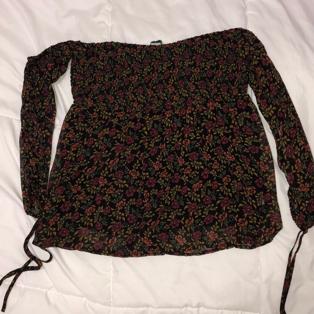 American Eagle Off the Shoulder Top